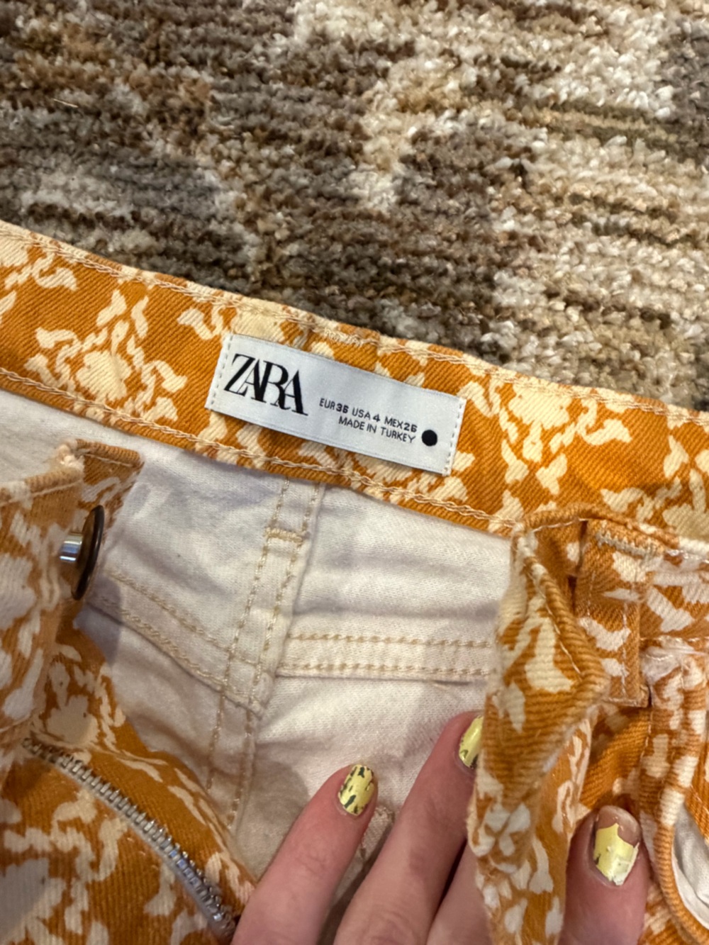 Zara The Dreed Abstract Floral
Cropped Flare Jean size 4 - Picture 5 of 5